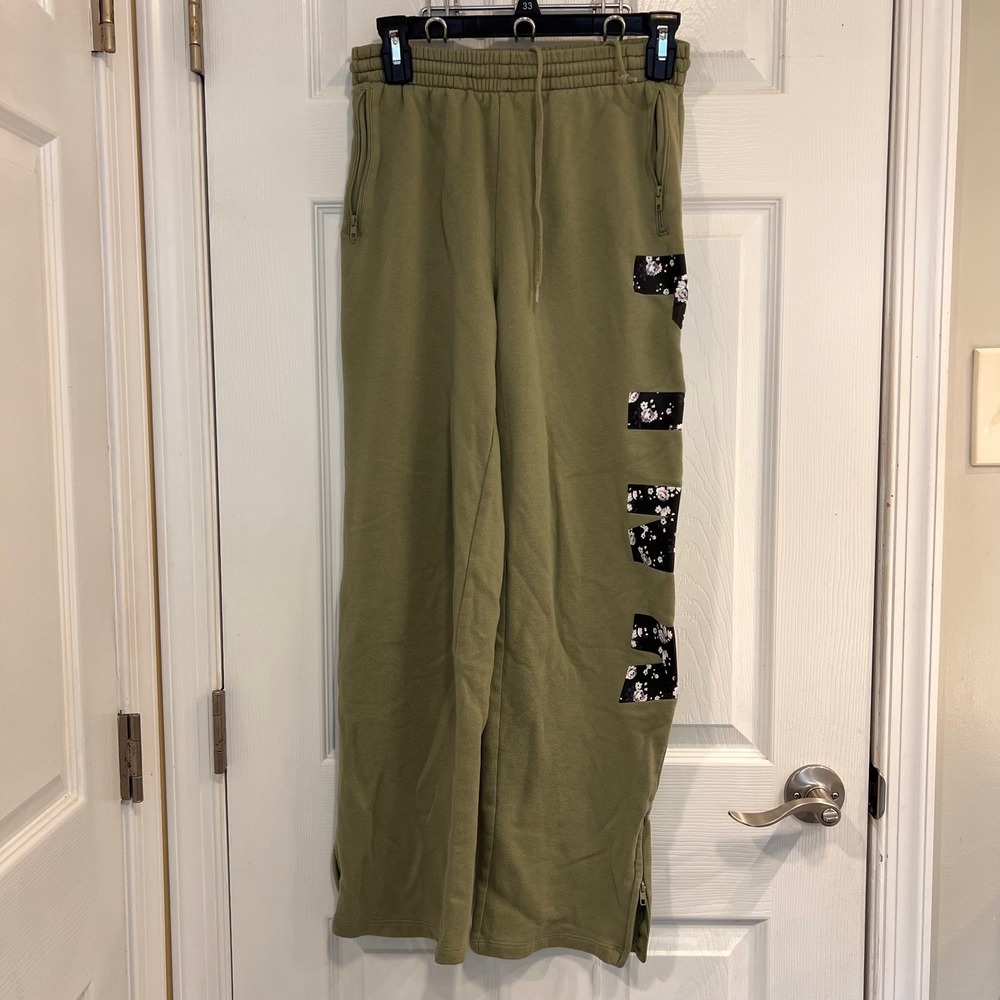 PINK Victoria's Secret Olive Green Wide Leg Floral Logo Sweatpants XS Zip Vents